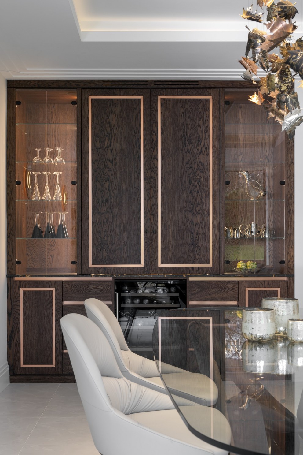Hampshire famility residence | Dining room bespoke cabinetry | Interior Designers